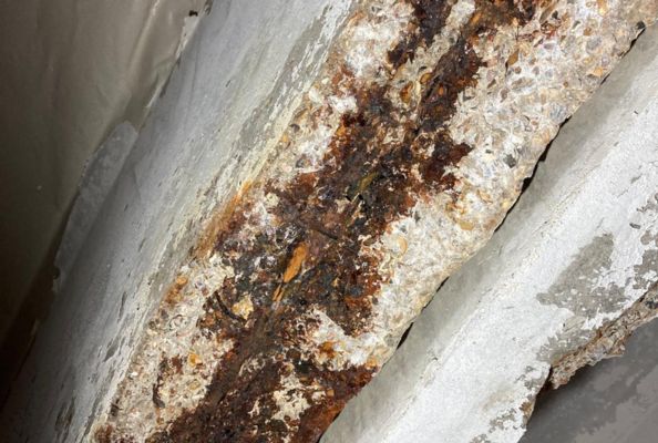 Corrosion sur une poutre de structure